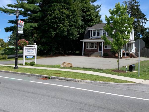 Outside view of BIllerica dental office